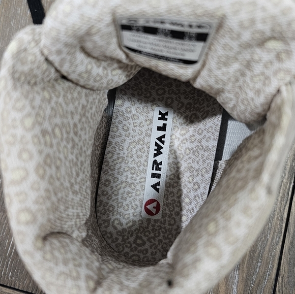 Airwalk Varial Beige Black Animal Print Denim High Top Shoes WOMENS SZ 8 - Picture 9 of 10